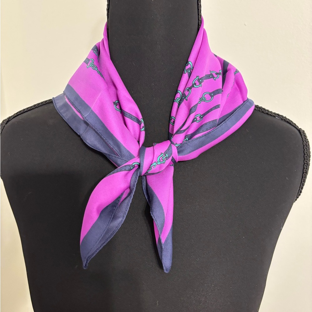 Patricia Paris scarf purple navy
Equestrian leather motif
19” x 20”